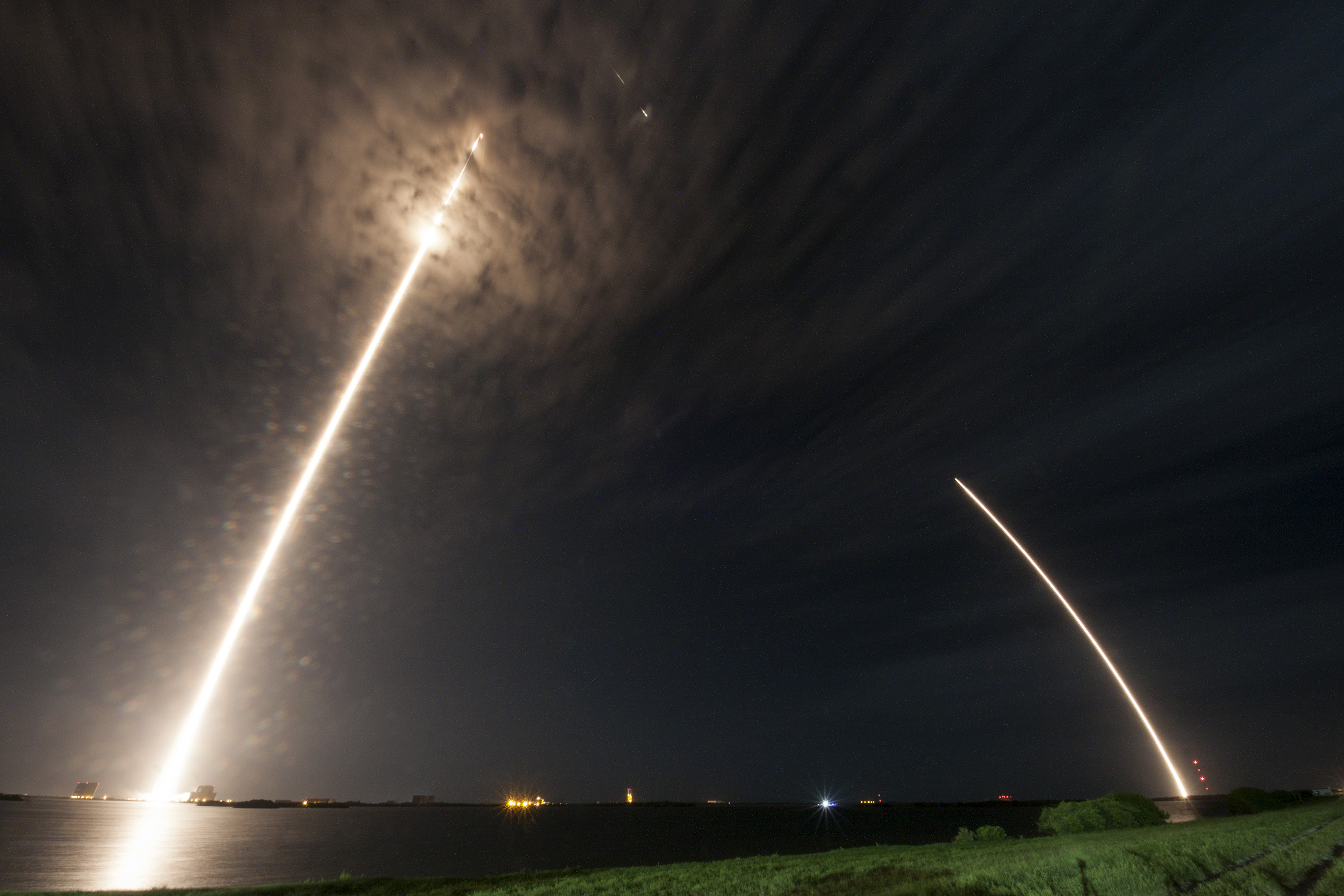 SpaceX Falcon 9 rocket launching, the workhorse behind the SPCX IPO valuation